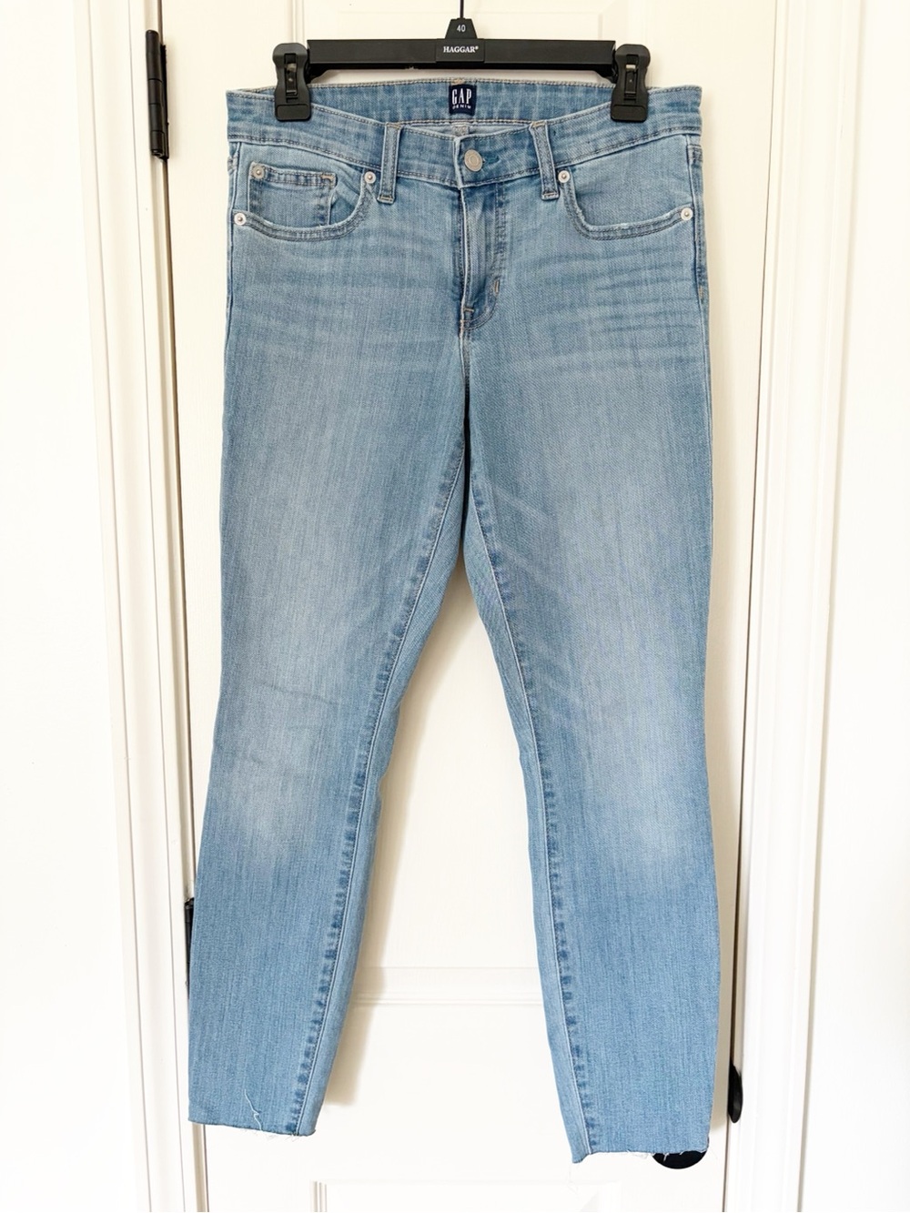 27 • GAP Light Wash Legging Jeans Skinny Jeans